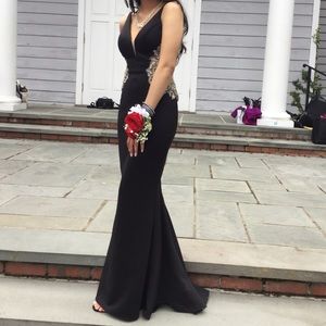 Faviana Neoprene Black & Silver Prom Dress Size 00